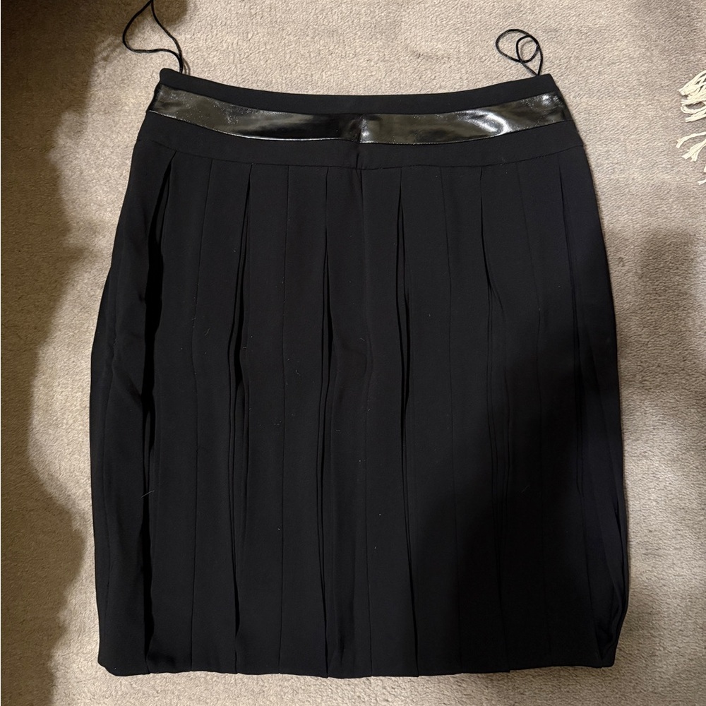 Carmen Marc Valvo Black Pleated Size 8 Faux Leather Trim Heavy Designer Skirt